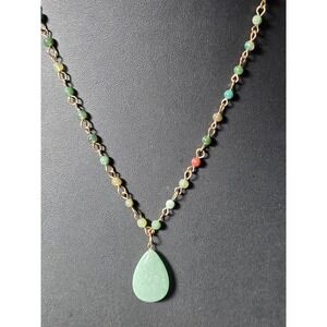 Gold Tone Green Stone Teardrop Pendant Necklace Adjustable